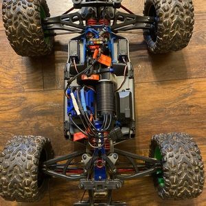 Traxxas erevo 2.0 with tons of parts